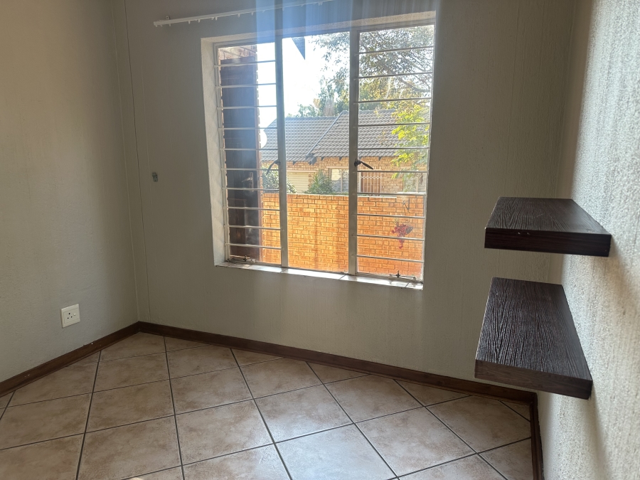 To Let 3 Bedroom Property for Rent in Cashan North West